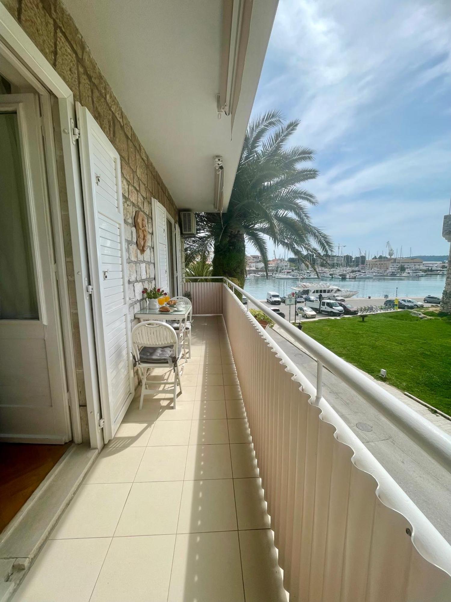 Dinka Old Town Apartment With Sea View トロギール エクステリア 写真