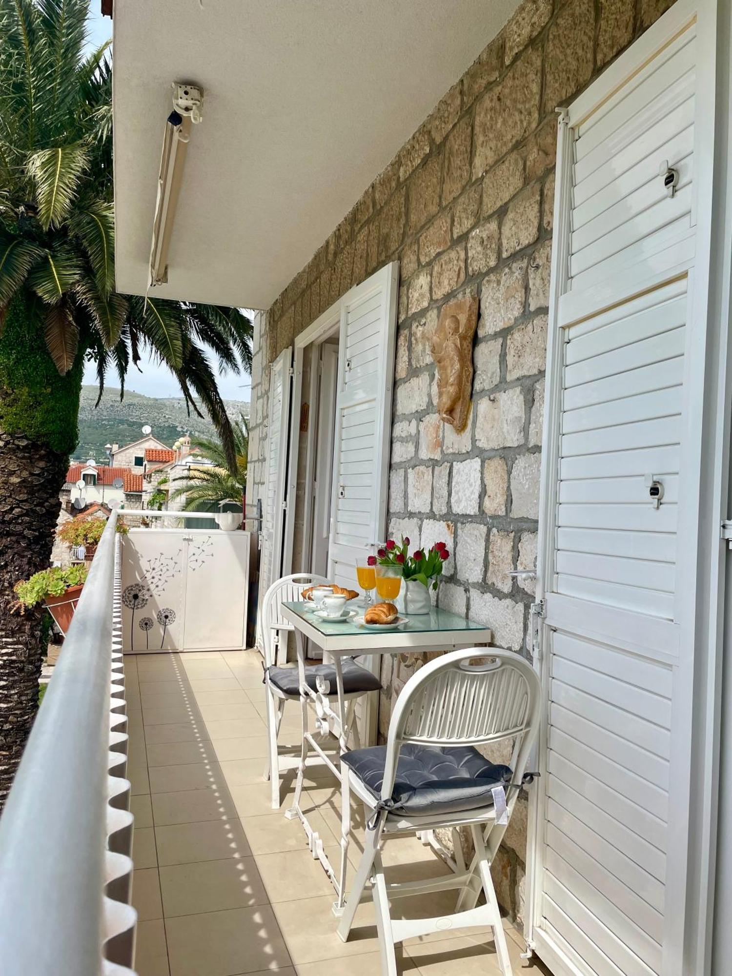 Dinka Old Town Apartment With Sea View トロギール エクステリア 写真