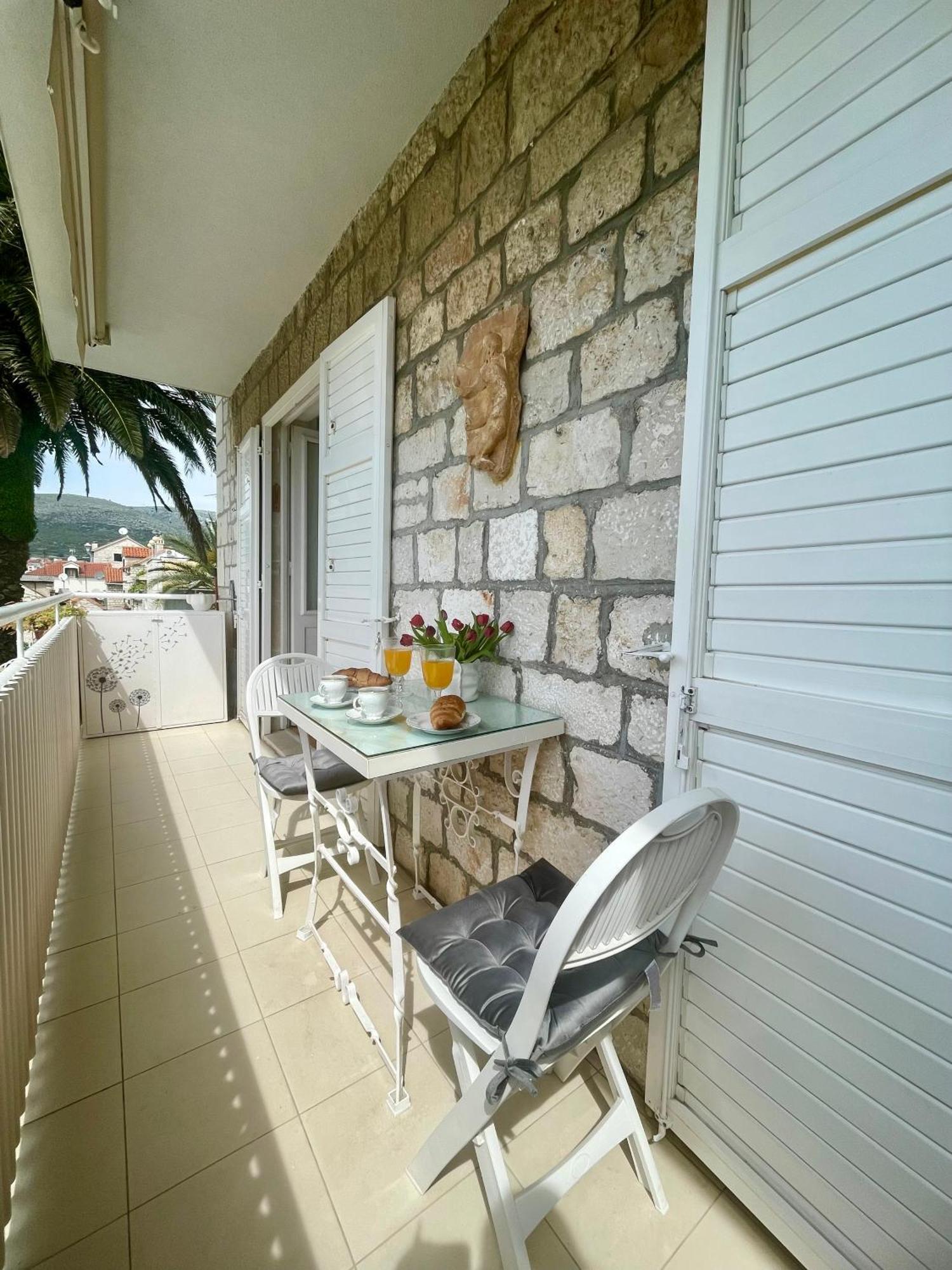 Dinka Old Town Apartment With Sea View トロギール エクステリア 写真