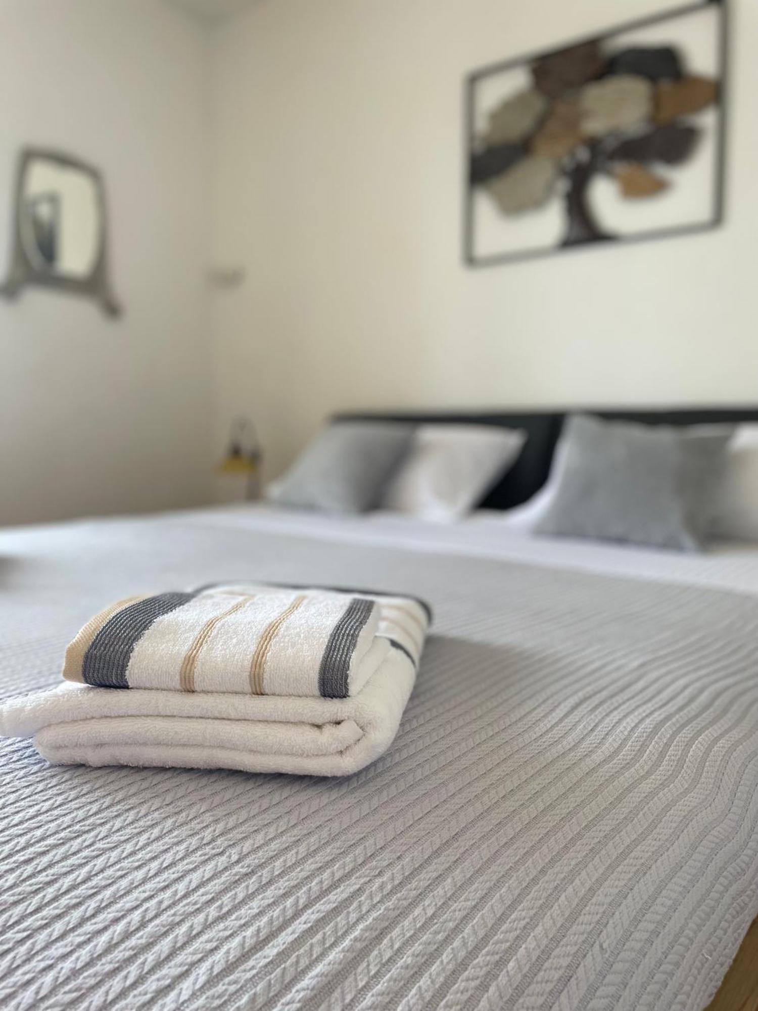 Dinka Old Town Apartment With Sea View トロギール エクステリア 写真